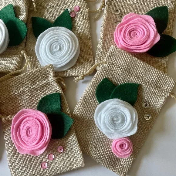 8 Felt & Burlap Gift Bags - Pink and White - Picture 4 of 4